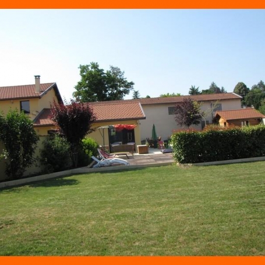  Pays de l'ain immobilier : Maison / Villa | PEROUGES (01800) | 140 m2 | 395 000 € 
