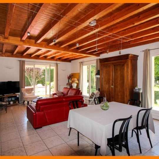  Pays de l'ain immobilier : Maison / Villa | BRESSOLLES () | 160 m2 | 520 000 € 